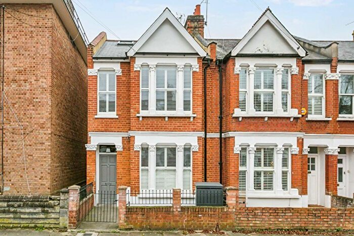 5 Bedroom End Of Terrace House To Rent In Kent Road, Chiswick, W4