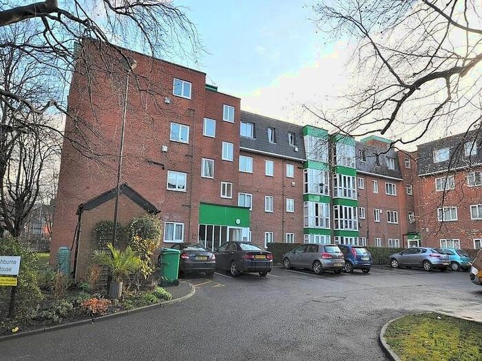 2 Bedroom Flat To Rent In Oxford Place, Manchester, M14