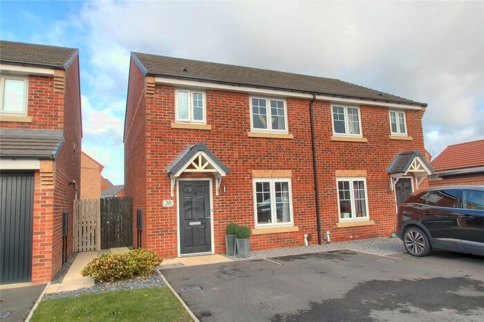 3 Bedroom Semi-Detached House For Sale In Goosepool Drive, Eaglescliffe, Stockton-On-Tees, TS16