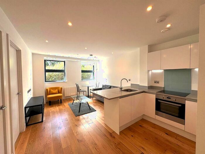 1 Bedroom Flat To Rent In Rockingham Road, Uxbridge, UB8