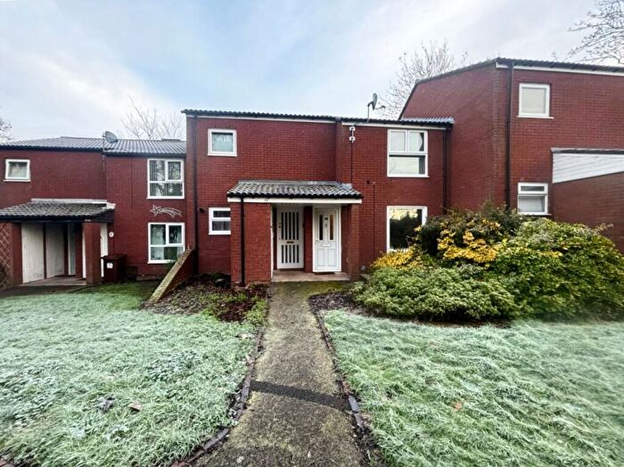 2 Bedroom Flat For Sale In Mickleton Road, Solihull, B92