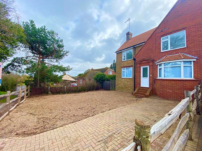 4 Bedroom House To Rent In Keycol Hill, Bobbing, Sittingbourne, ME9