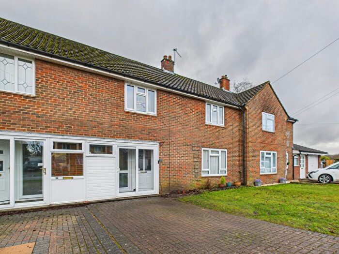 4 Bedroom Terraced House For Sale In Huntsmoor Road, Tadley, RG26