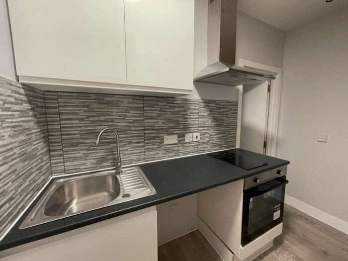 Studio To Rent In Woodville Gardens, NW11