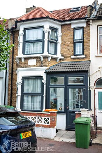 5 Bedroom Terraced House For Sale In Michigan Avenue, London, E12