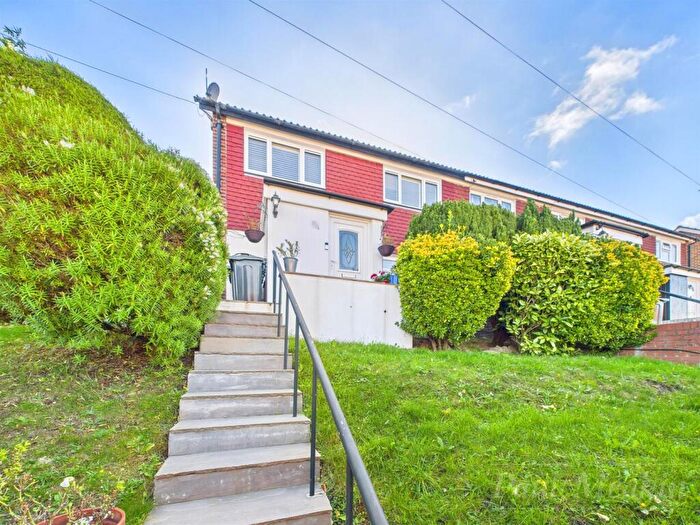 3 Bedroom End Of Terrace House To Rent In Claygate Crescent, New Addington, CR0