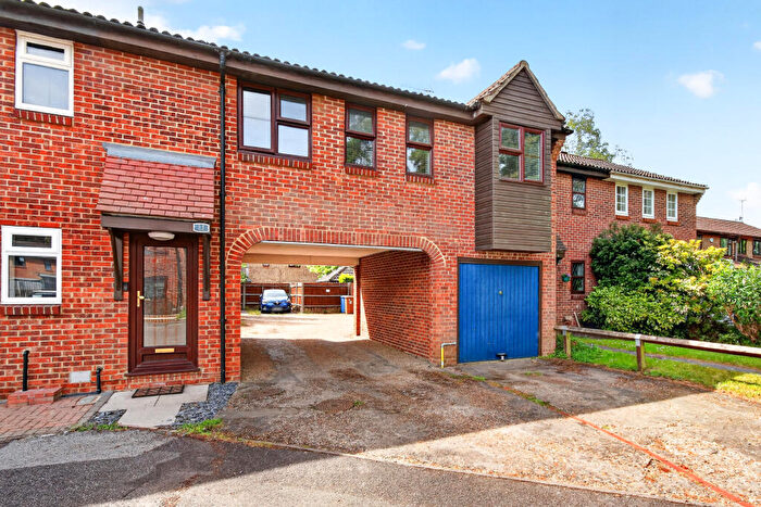 2 Bedroom Coach House For Sale In Hythe Close, Bracknell, RG12