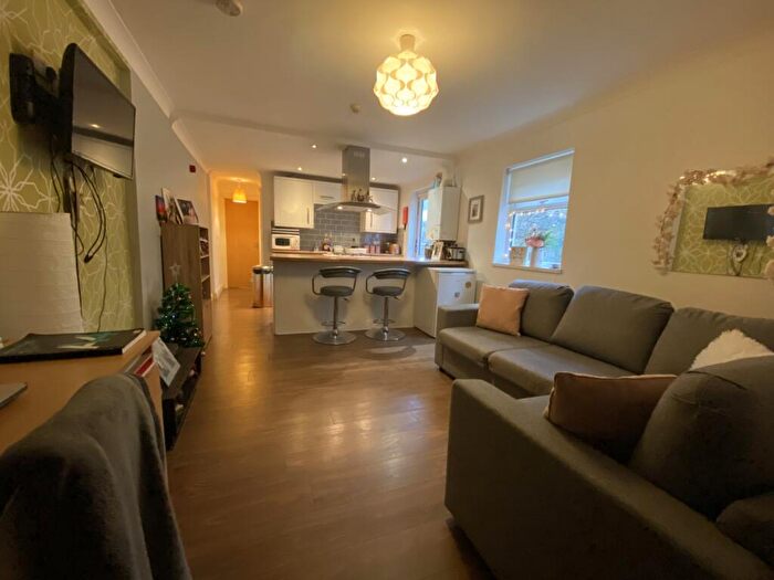 1 Bedroom Flat To Rent In Llanbleddian Gardens, Cathays, CF24