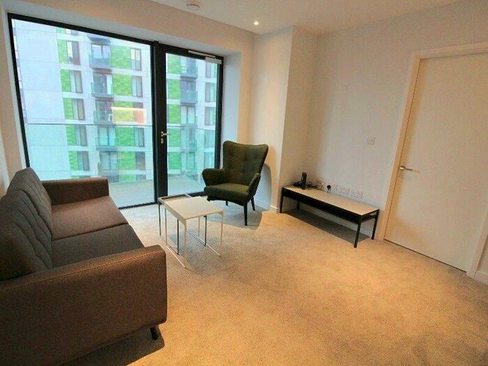 2 Bedroom Apartment To Rent In Local Blackfriars, Manchester, M3