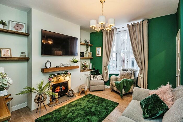 3 Bedroom End Of Terrace House For Sale In Hillside, Cimla, Neath, SA11