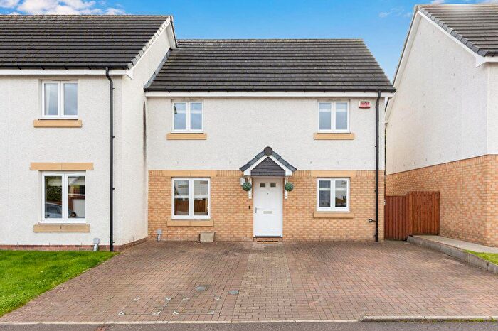 3 Bedroom Semi Detached House For Sale In Pikes Pool Drive, Kirkliston, EH29