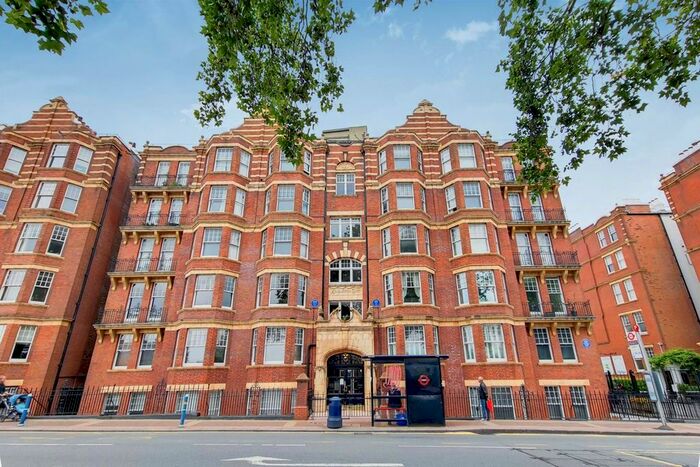 3 Bedroom Flat To Rent In Lower Richmond Road, Putney, London, SW15