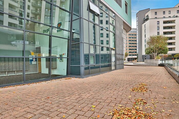 2 Bedroom Flat For Sale In East Street, Leeds, LS9