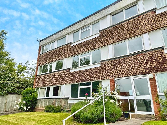 3 Bedroom Apartment For Sale In Remburn Gardens, Warwick, CV34
