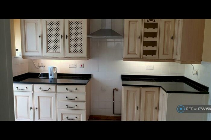 3 Bedroom Semi-Detached House To Rent In Thanet Road, Ipswich, IP4