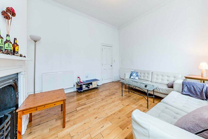 2 Bedroom Flat To Rent In Lennox Road, Finsbury Park, N4