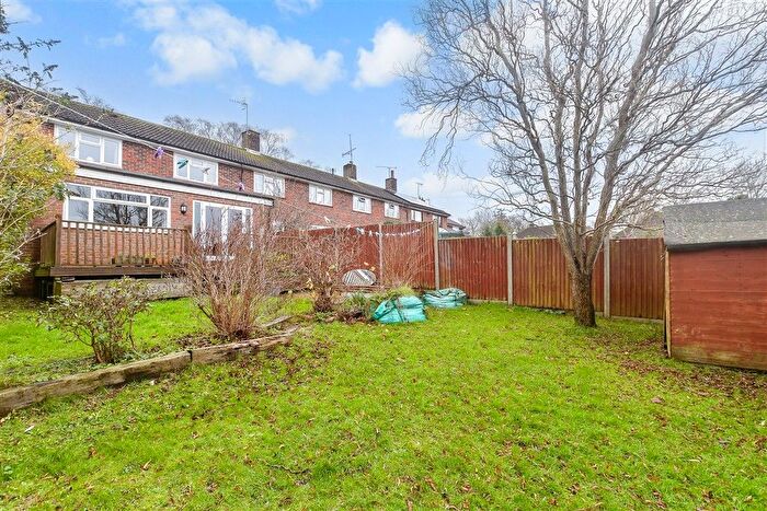 3 Bedroom End Of Terrace House For Sale In Hillcrest Close, Pound Hill, Crawley, West Sussex, RH10