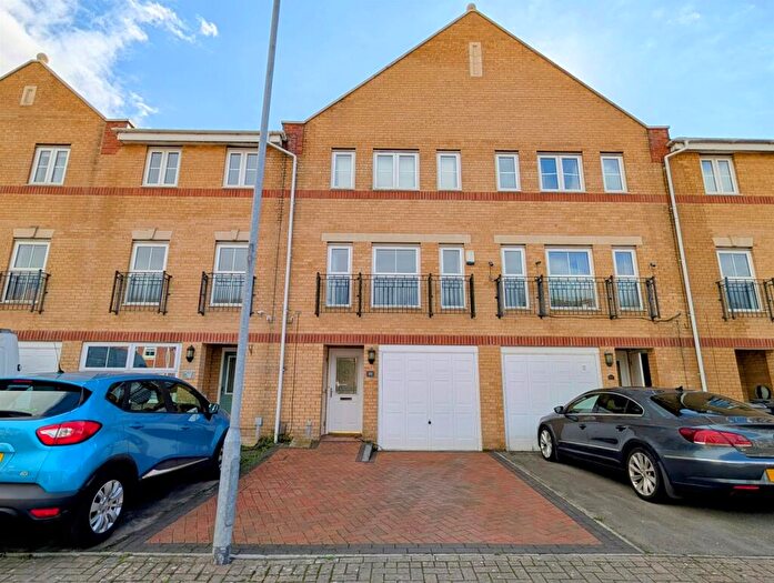 3 Bedroom Town House For Sale In Armoury Drive, Heath, Cardiff, CF14