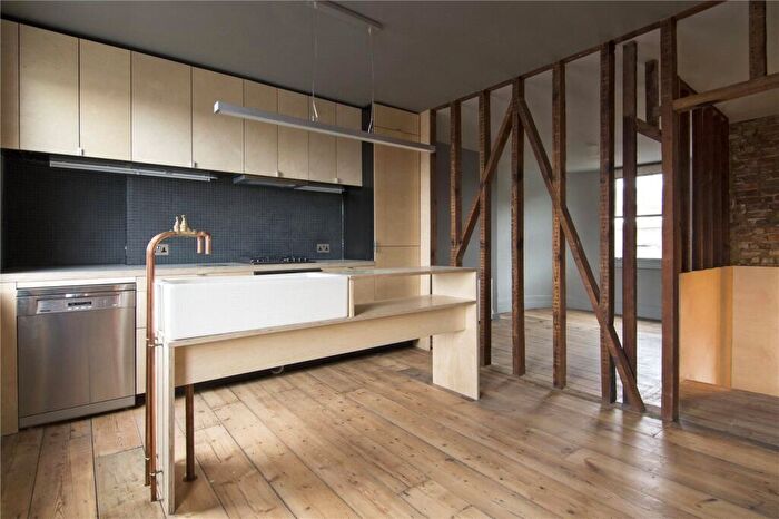 3 Bedroom Flat To Rent In Hackney Road, London, E2
