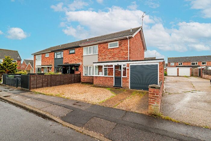 3 Bedroom End Of Terrace House For Sale In Whitelands, Fakenham, NR21