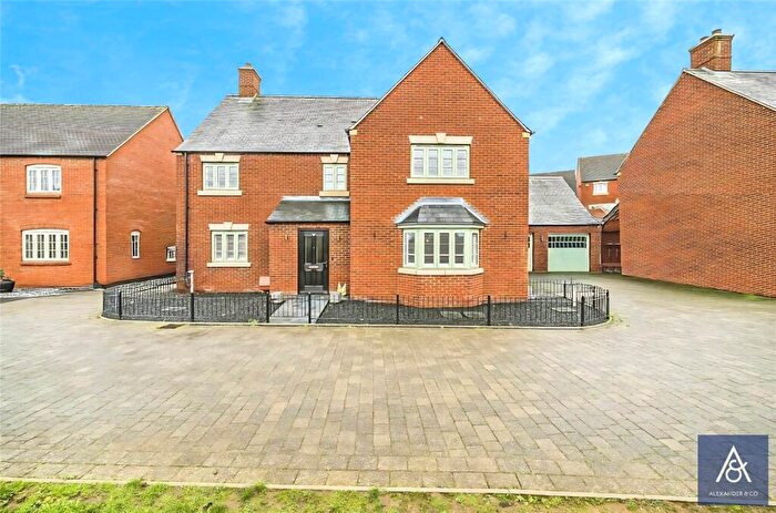 4 Bedroom Detached House For Sale In Flanders Way, Brackley, Northamptonshire, NN13