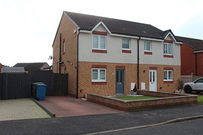 4 Bedroom Semi-detached Villa To Rent In Blackhill Crescent, Summerston, Glasgow, G23