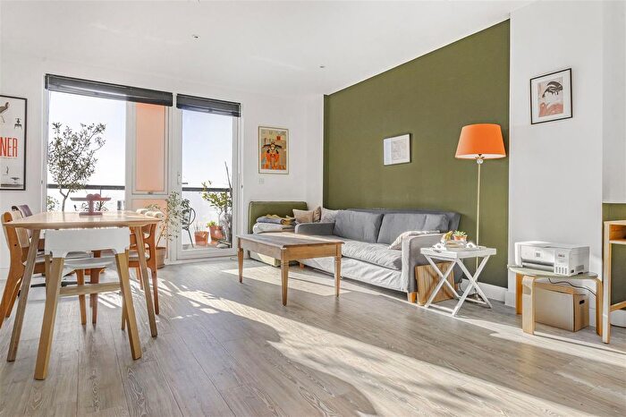 1 Bedroom Flat For Sale In Beames Road, London, NW10