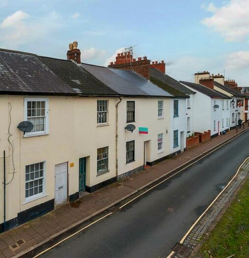 2 Bedroom Terraced House For Sale In Castle Street, Tiverton, EX16