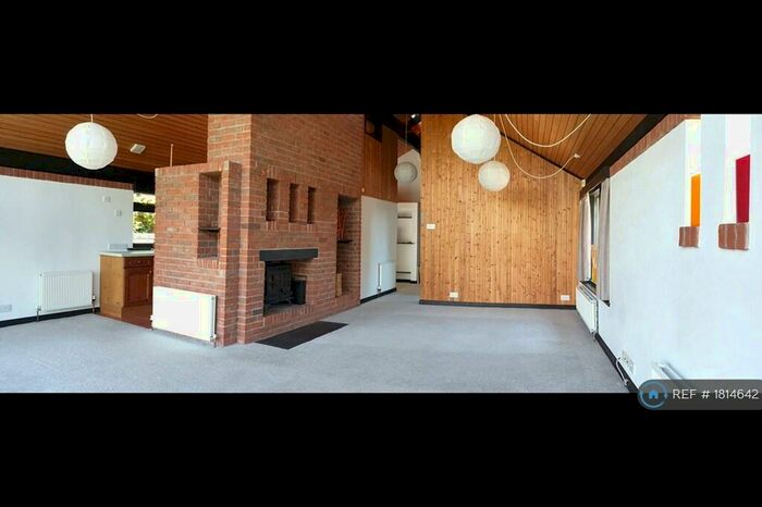 3 Bedroom Bungalow To Rent In Cog Road, Sully, Penarth, CF64