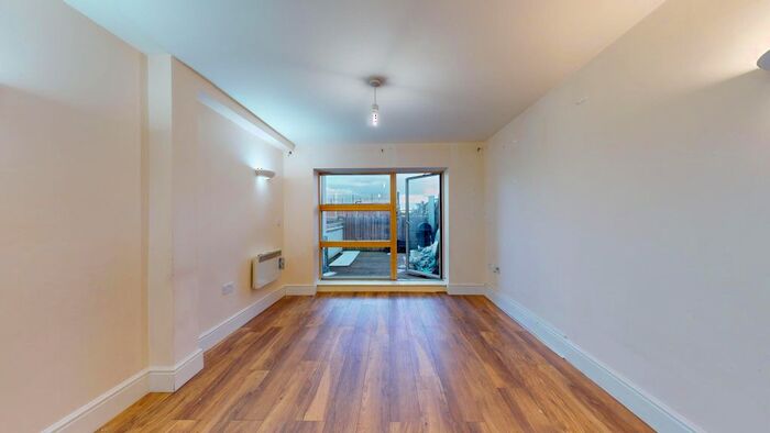 2 Bedroom Flat To Rent In Chingford Mount Road, London, E4
