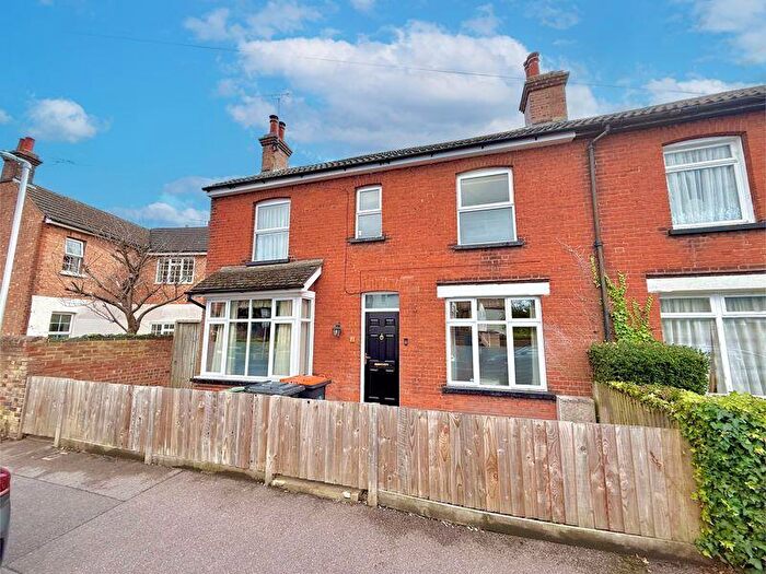 3 Bedroom Semi-Detached House For Sale In West Parade, Dunstable, LU6