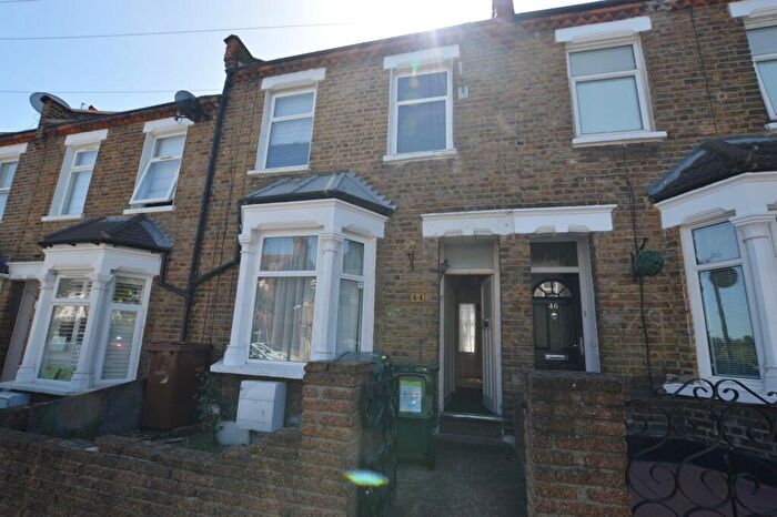 3 Bedroom Terraced House To Rent In Fairfield Road, E17