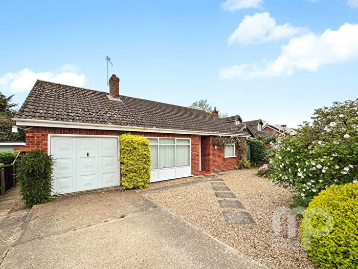 2 Bedroom Detached Bungalow For Sale In Baxter Close, Hingham, NR9
