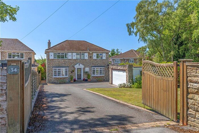 4 Bedroom Detached House For Sale In St. Helens Lane, Leeds, West Yorkshire, LS16