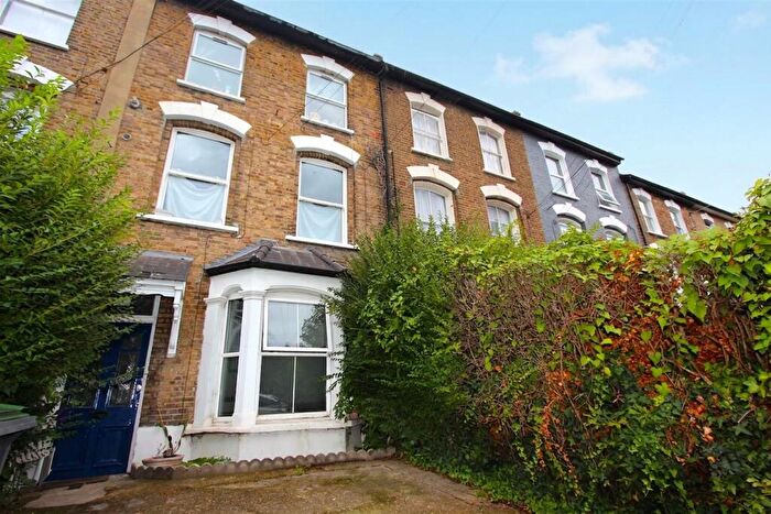 2 Bedroom Flat To Rent In White Hart Lane, Wood Green, N22