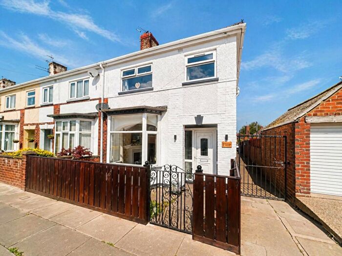 3 Bedroom End Of Terrace House To Rent In Warwick Avenue, Grimsby, Lincolnshire, DN33