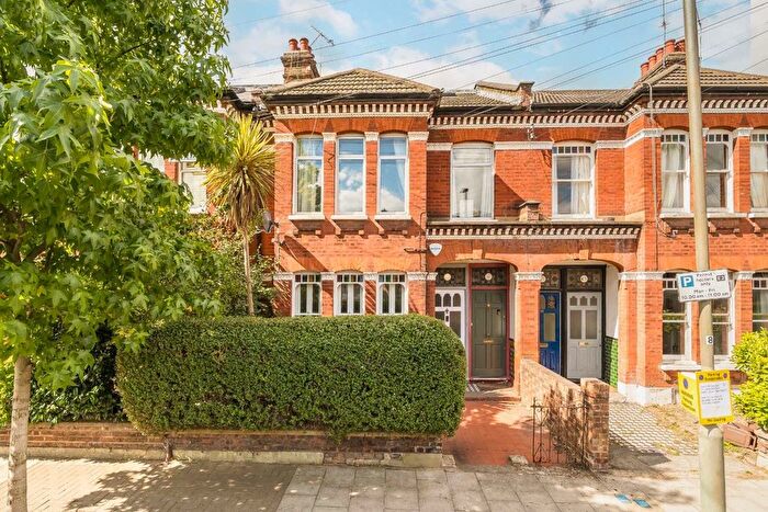 2 Bedroom Maisonette For Sale In Mantilla Road, Tooting, SW17