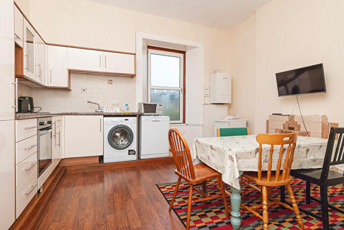 4 Bedroom Flat To Rent In L – West Preston Street, Edinburgh, EH8