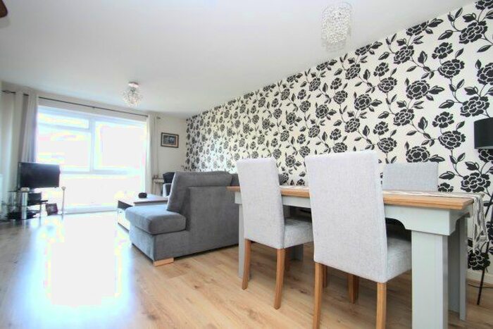 1 Bedroom Flat To Rent In Copers Cope Road, Beckenham, BR3