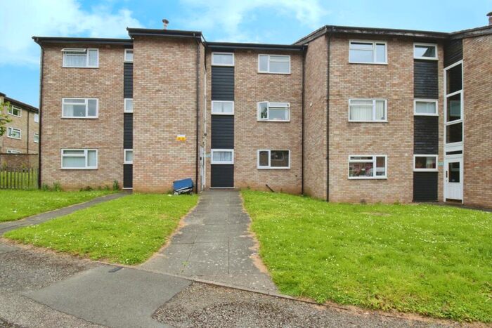 2 Bedroom Flat For Sale In Hotoft Road, Leicester, LE5