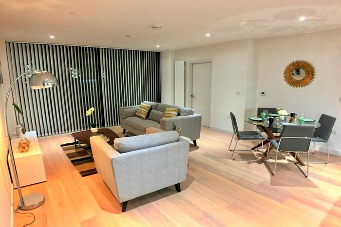 2 Bedroom Apartment To Rent In Masthead House, E16