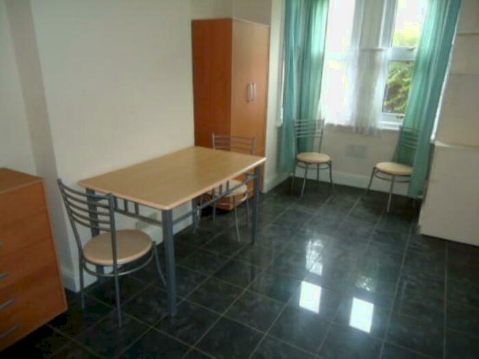 1 Bedroom Maisonette To Rent In Stanley Road, South Harrow, Middllesex, HA2