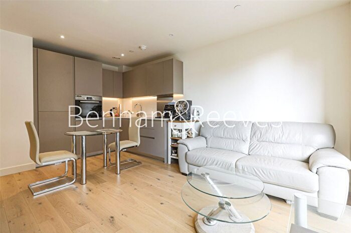 1 Bedroom Flat To Rent In New Warren Lane, London, SE18