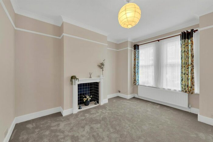 2 Bedroom Flat For Sale In Morgan Road, Bromley, BR1