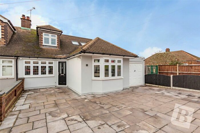 4 Bedroom Semi-Detached House For Sale In Clavering Gardens, West Horndon, Brentwood, CM13