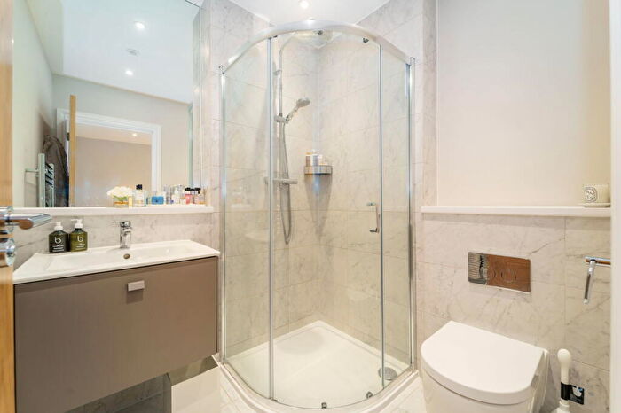 3 Bedroom Terraced House For Sale In Hawthorne Close, Byfleet, KT14
