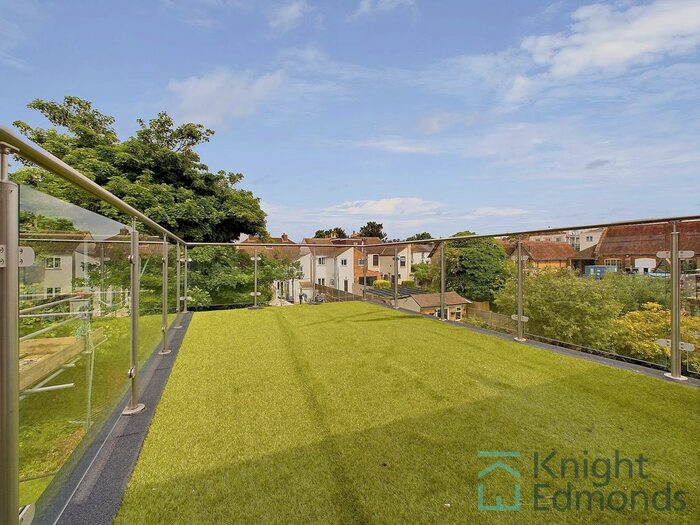 2 Bedroom Flat To Rent In Randall Street, Maidstone, ME14