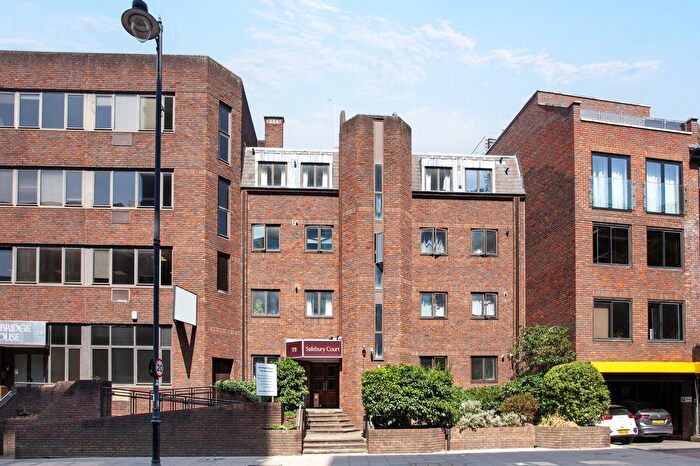 2 Bedroom Flat To Rent In Salisbury Court, Upper Richmond Road, London, SW15