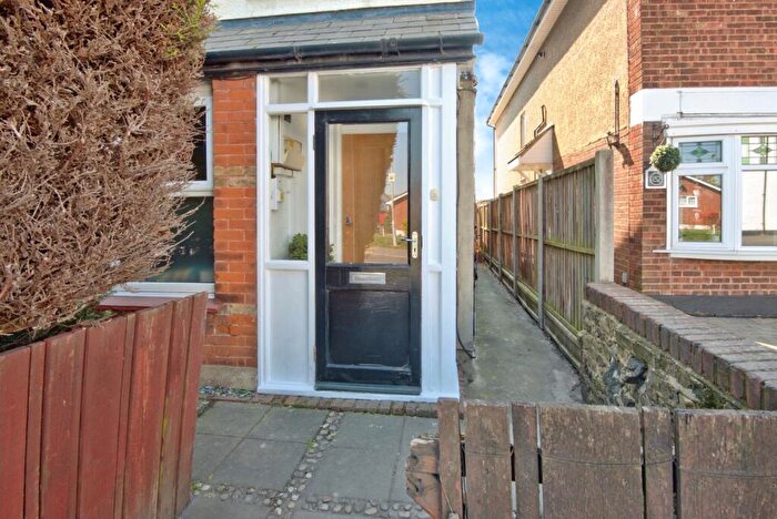 2 Bedroom End Of Terrace House For Sale In Stambridge Road, Rochford, Essex, SS4