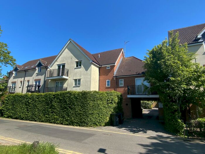 1 Bedroom Apartment To Rent In Town Centre, SN1